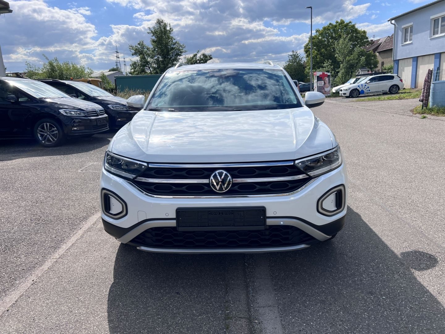 Volkswagen T-Roc 1.0TSI Style - Samsaru's Car Outlet