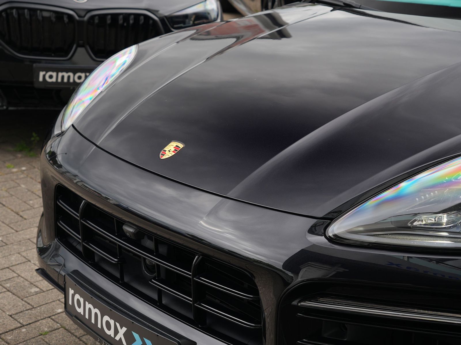 Porsche E-Hybrid MY24-INNODRIVE-ACC-LUFTF.-PANO-BOSE-RS