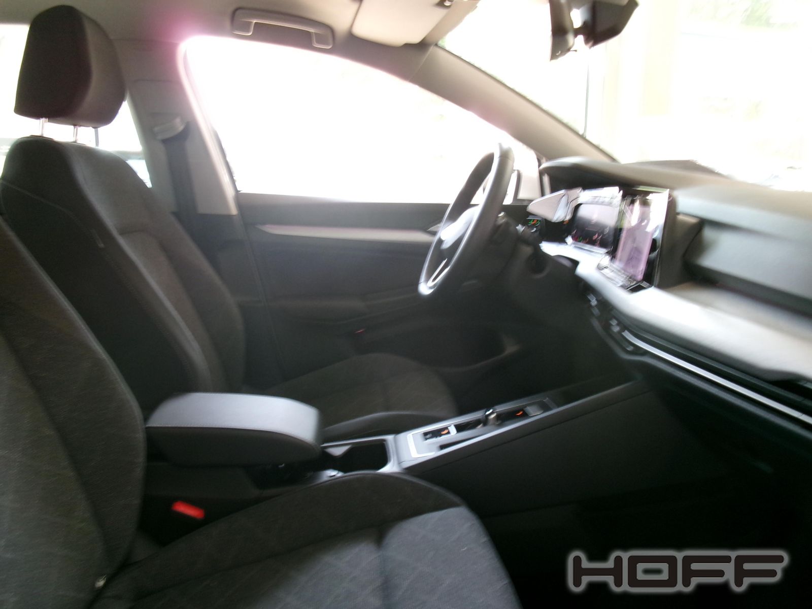 Volkswagen Golf Variant eTSI Life - Samsaru's Car Outlet