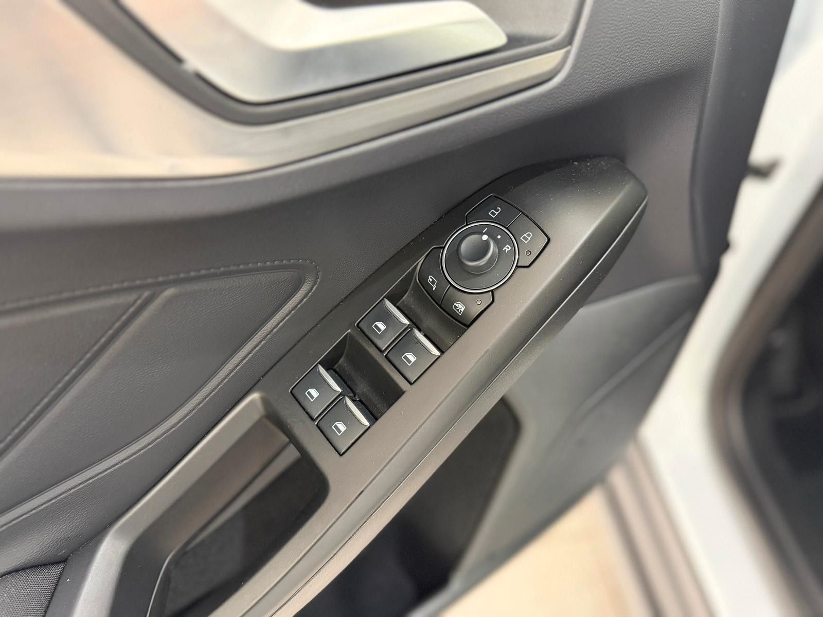 Ford Focus Turnier Titanium Aut. 1.Hand|AHK|Kamera