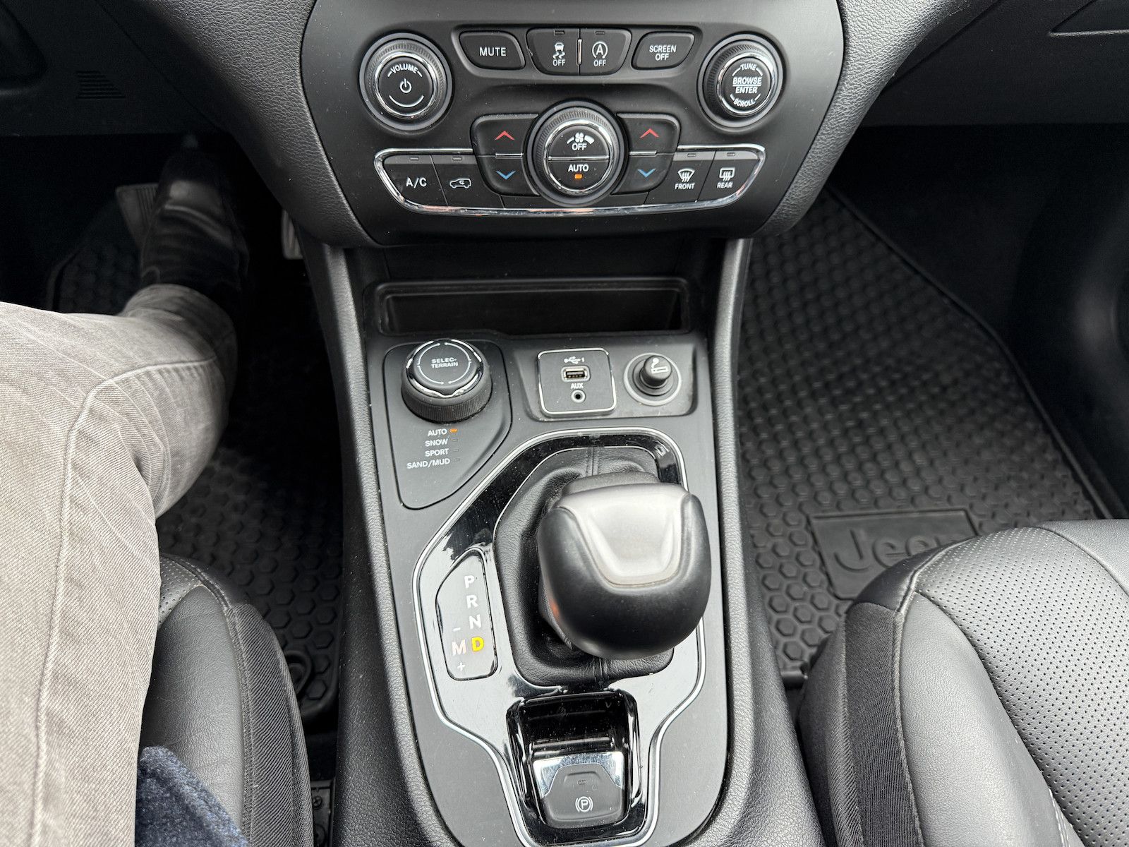 Jeep Cherokee Overland 4WD Navi LED Kamera Temp PDC S