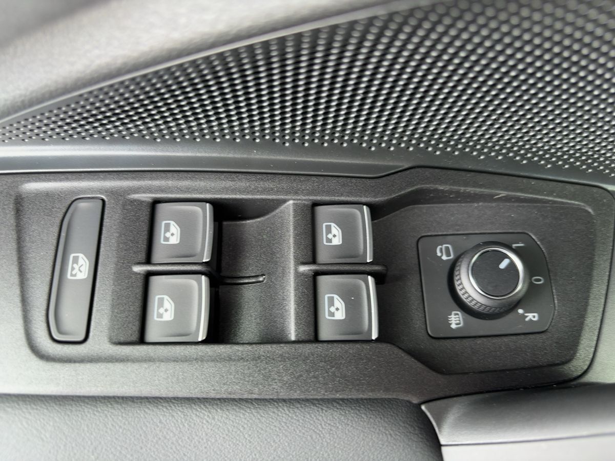 Volkswagen Tiguan R-Line 1,5 l eHybrid DSG AHZV NAVI