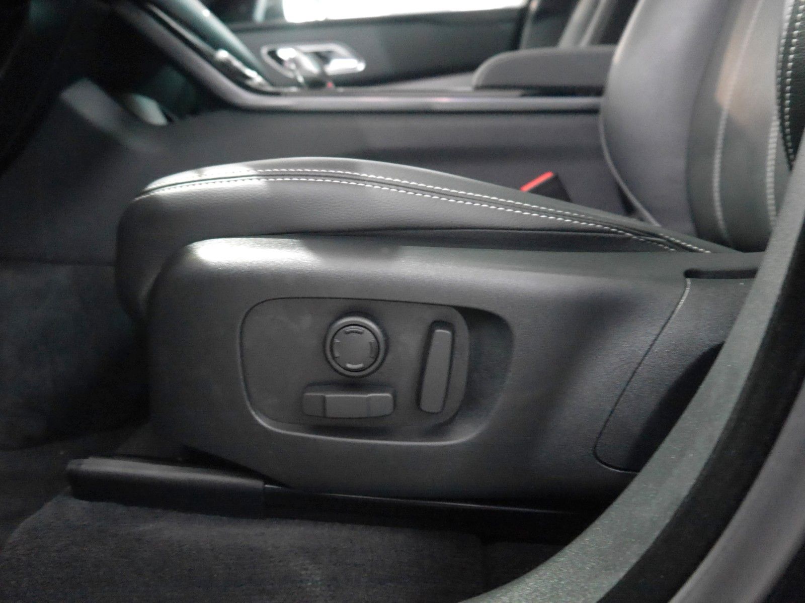Range Rover Velar P400e S - Samsaru's Car Outlet