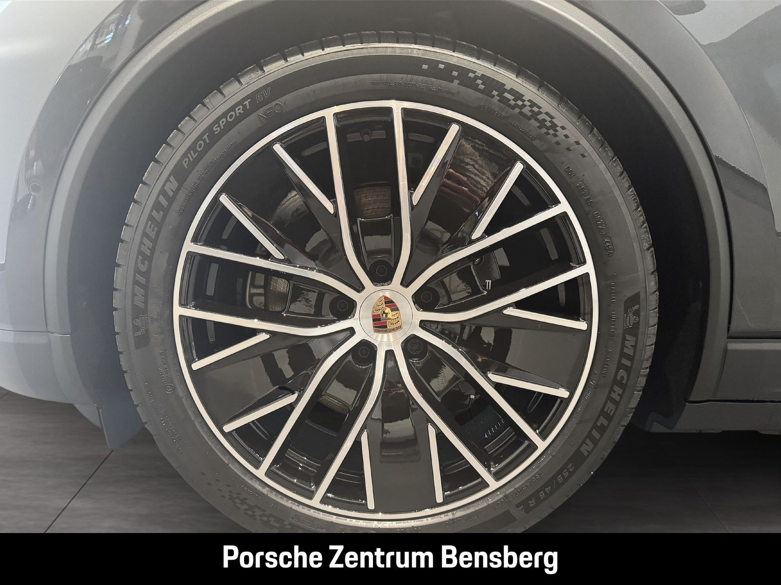 Porsche Macan 4S Electric