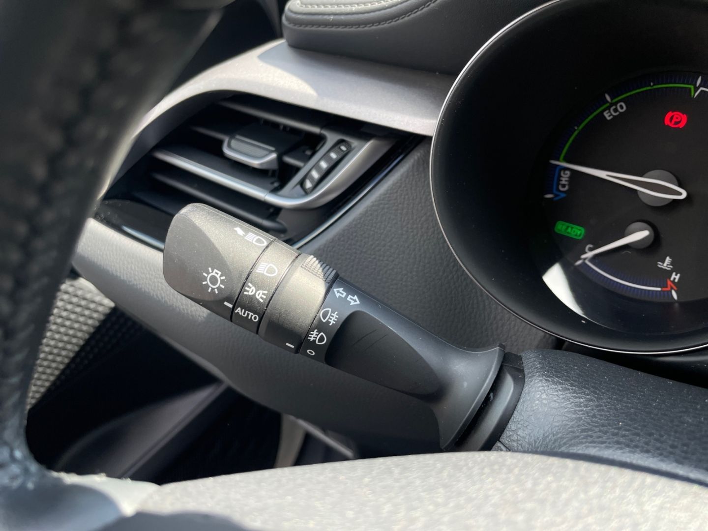 Toyota C-HR 1.8 Hybrid Flow - Samsaru's Car Outlet