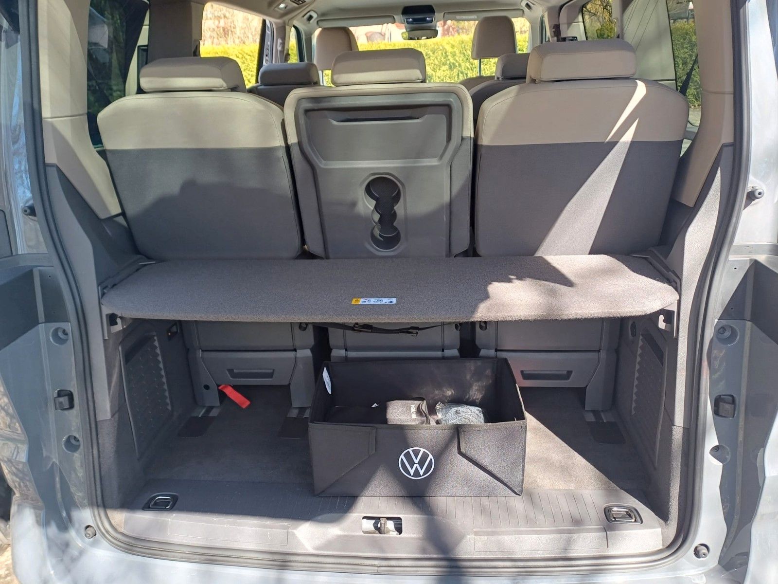 Volkswagen T7 Multivan 2.0 TDI DSG Life - Samsaru's Car Outlet