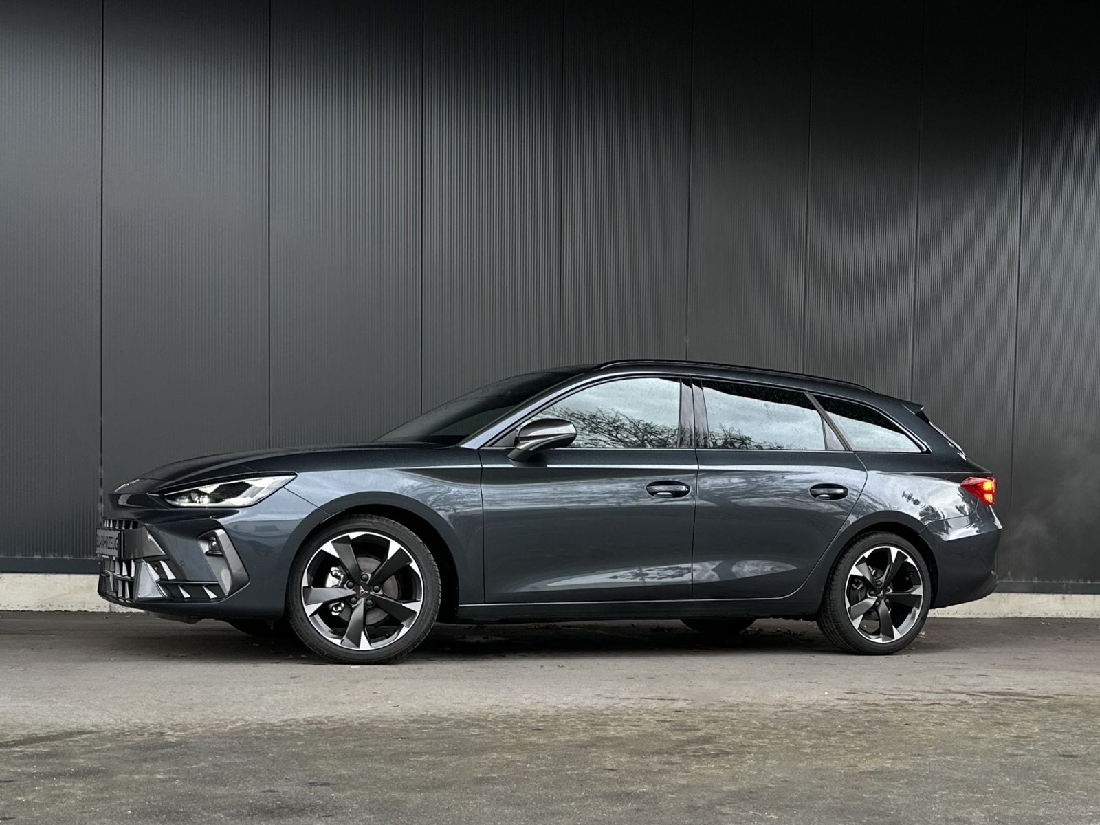 Cupra Leon Sportstourer 1.5 eTSI - Samsaru's Car Outlet