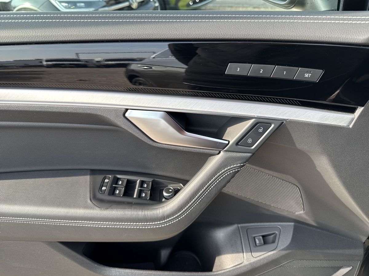 Volkswagen Touareg TDi Allradlenkung - Samsaru's Car Outlet