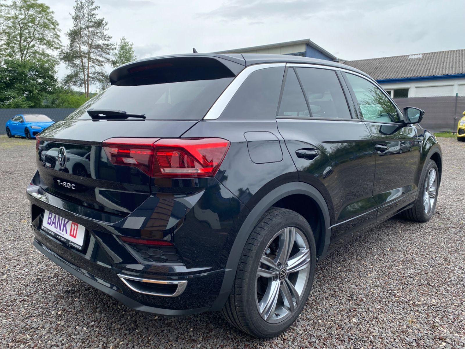 Volkswagen T-Roc 1.5 TSI R-Line - Samsaru's Car Outlet