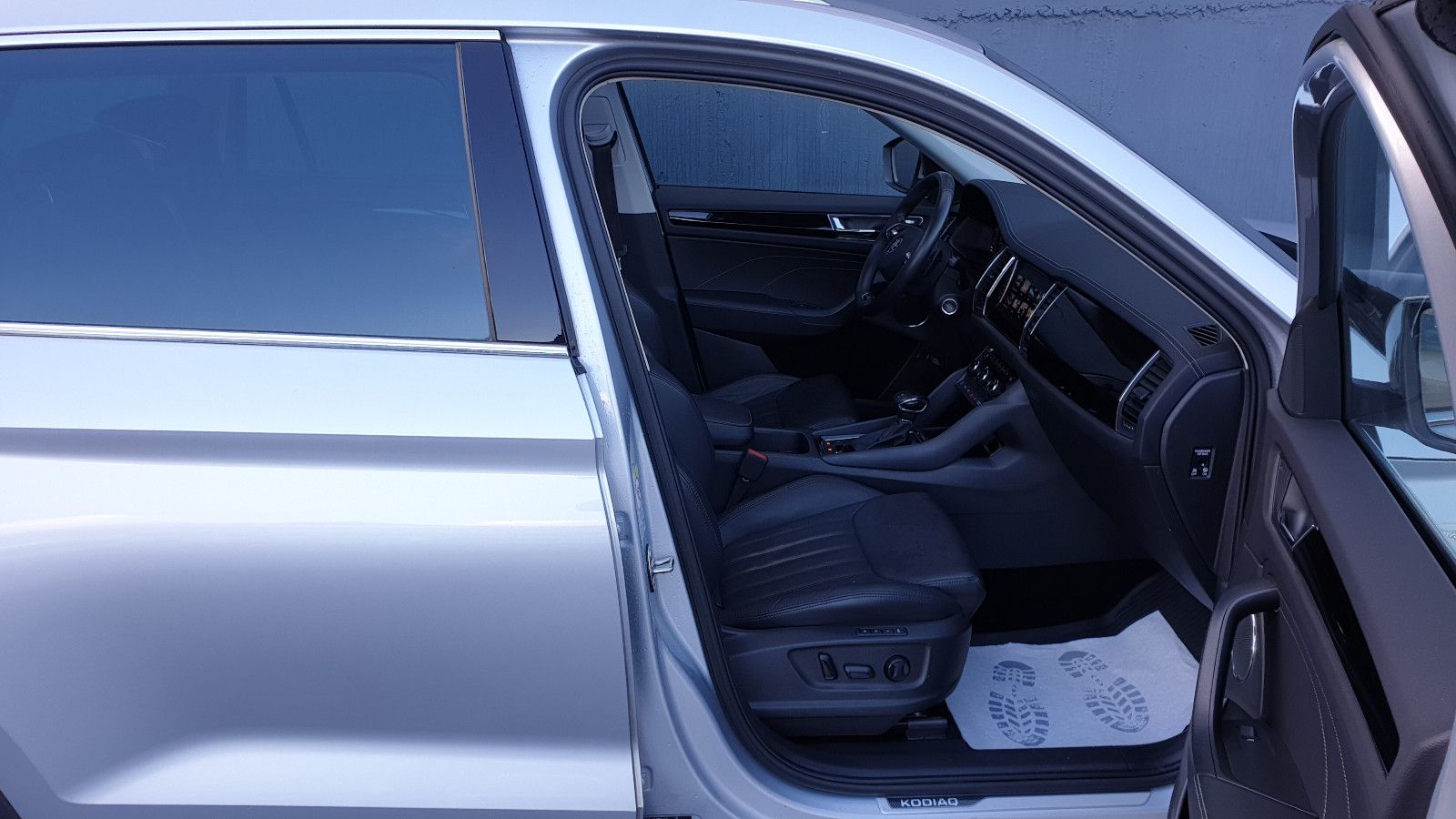 Skoda Kodiaq 2.0 TDI DSG 4x4 L&K 7 Sitze/Pano/ACC/AHK