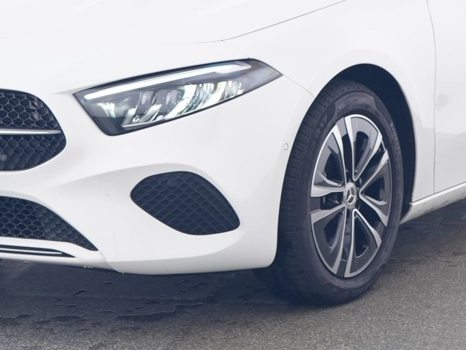 Mercedes-Benz A 180 Progressive - Samsaru's Car Outlet