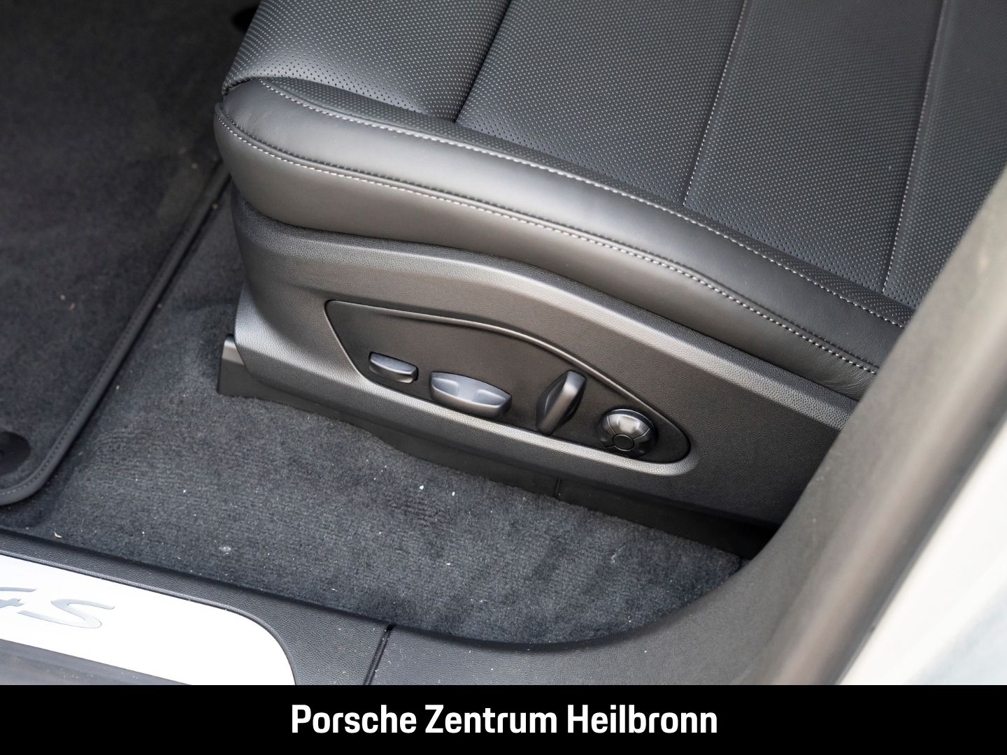 Porsche Macan 4S InnoDrive Surround-View LED-Matrix