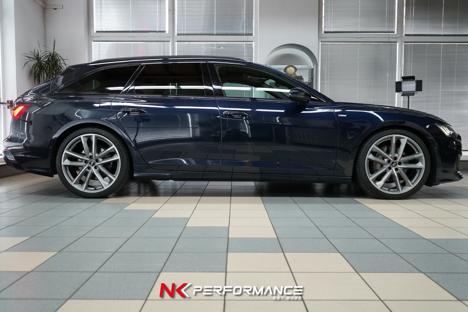 Audi A6 Avant 50 TDI quattro S-LINE - Samsaru's Car Outlet