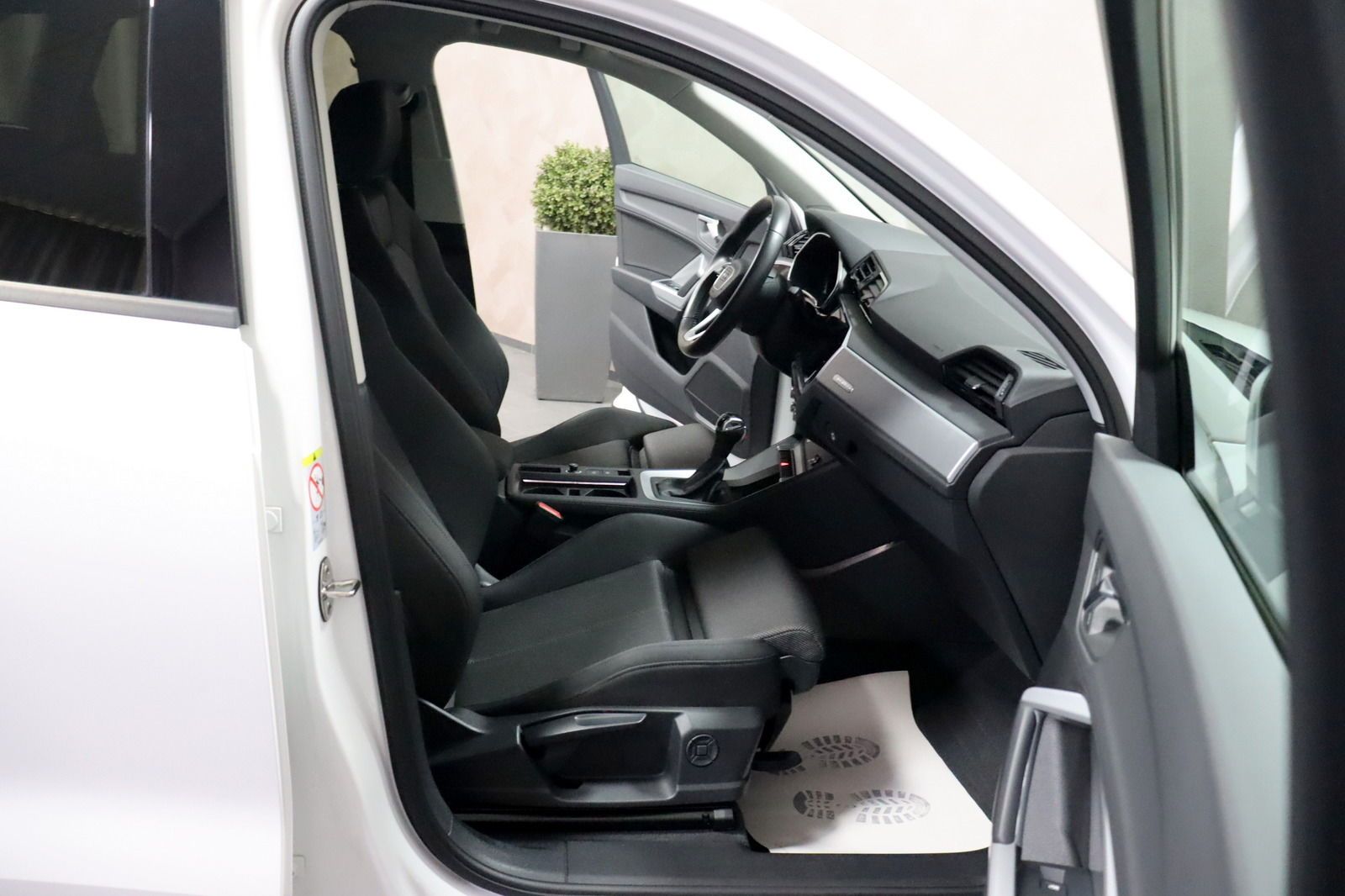 Audi Q3 40 TDI quattro Aut. - Samsaru's Car Outlet