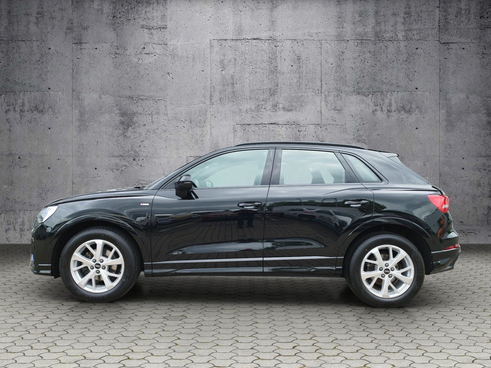 Audi Q3 S line 35 TDI quattro S-tronic - Samsaru's Car Outlet