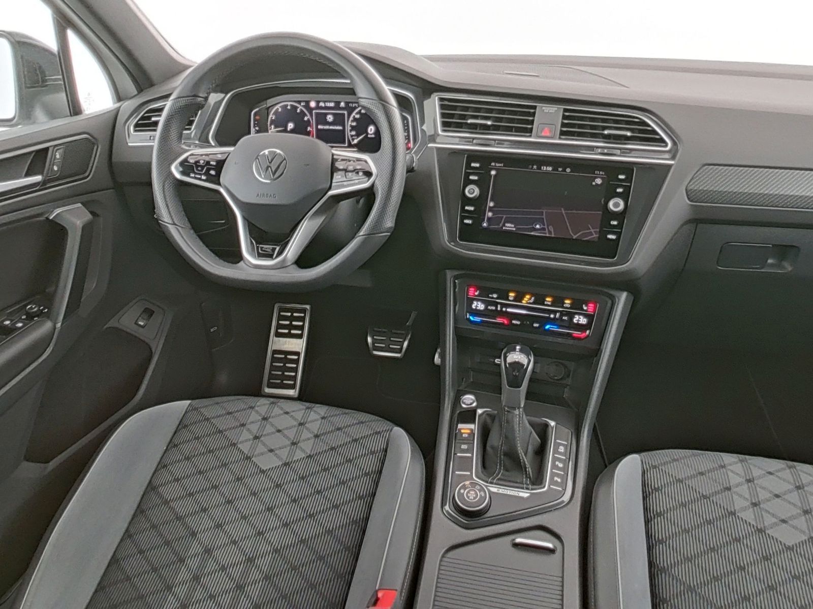Volkswagen Tiguan R-Line 4Motion Kamera|Navi|AHK|CarPlay|AC