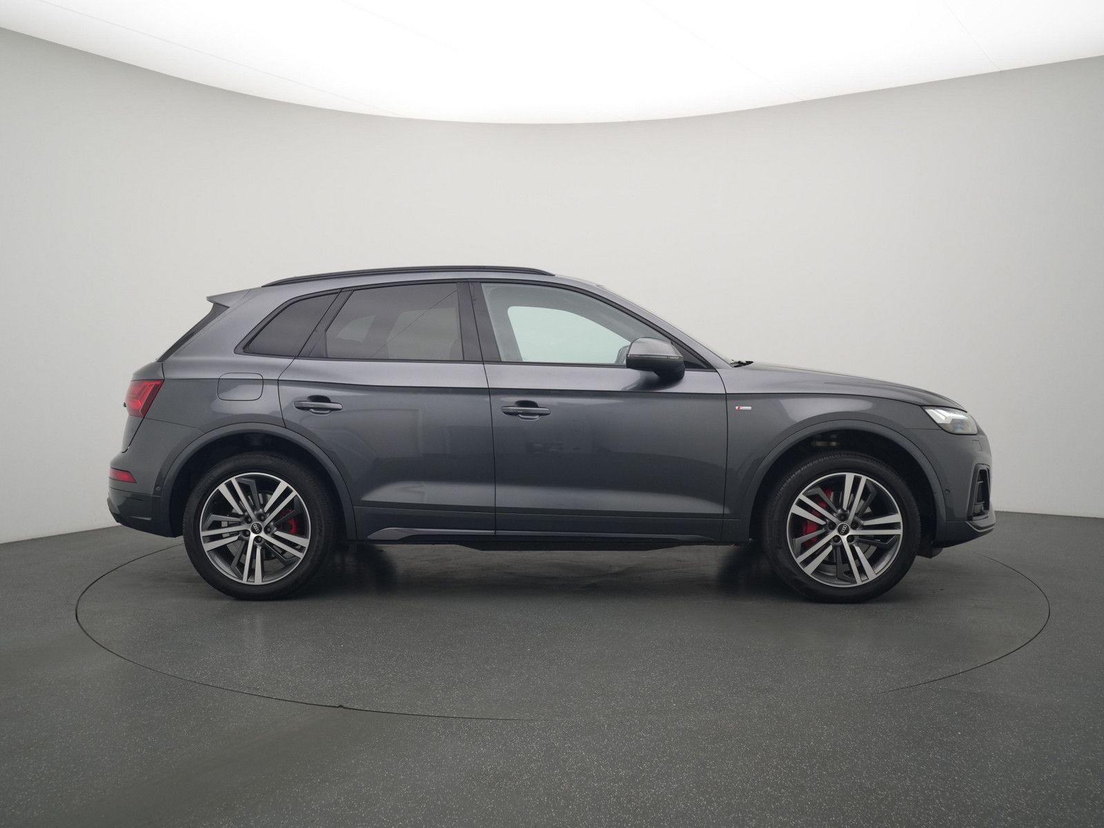 Audi Q5 50 e quattro S line - Samsaru's Car Outlet