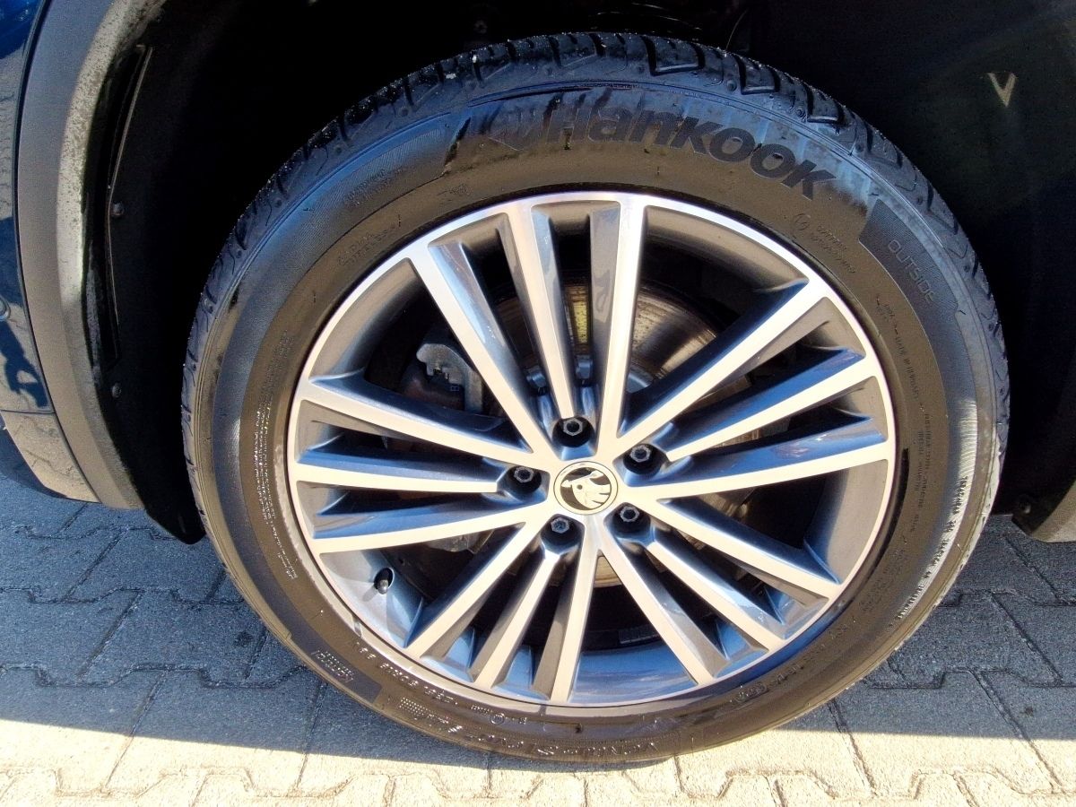 Skoda Kodiaq 2.0 TDI L&K DSG 4x4 Matrix Navi AHK Pano