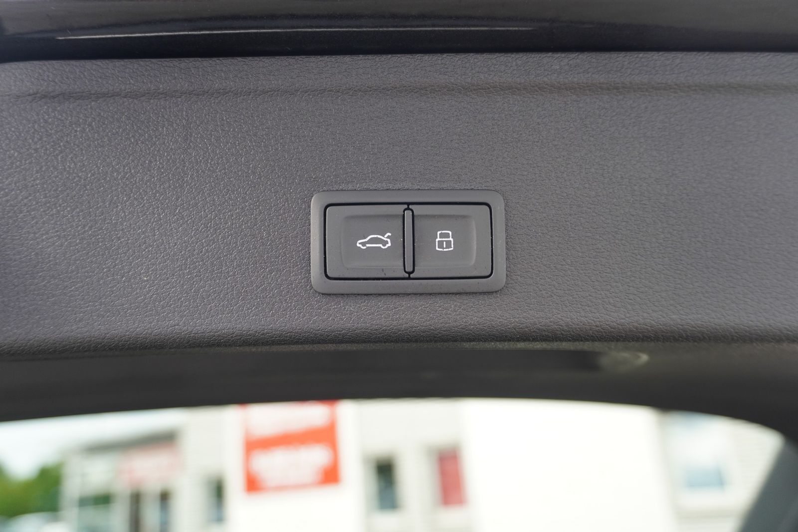 Audi A4 35 2.0 TFSI Avant - Samsaru's Car Outlet