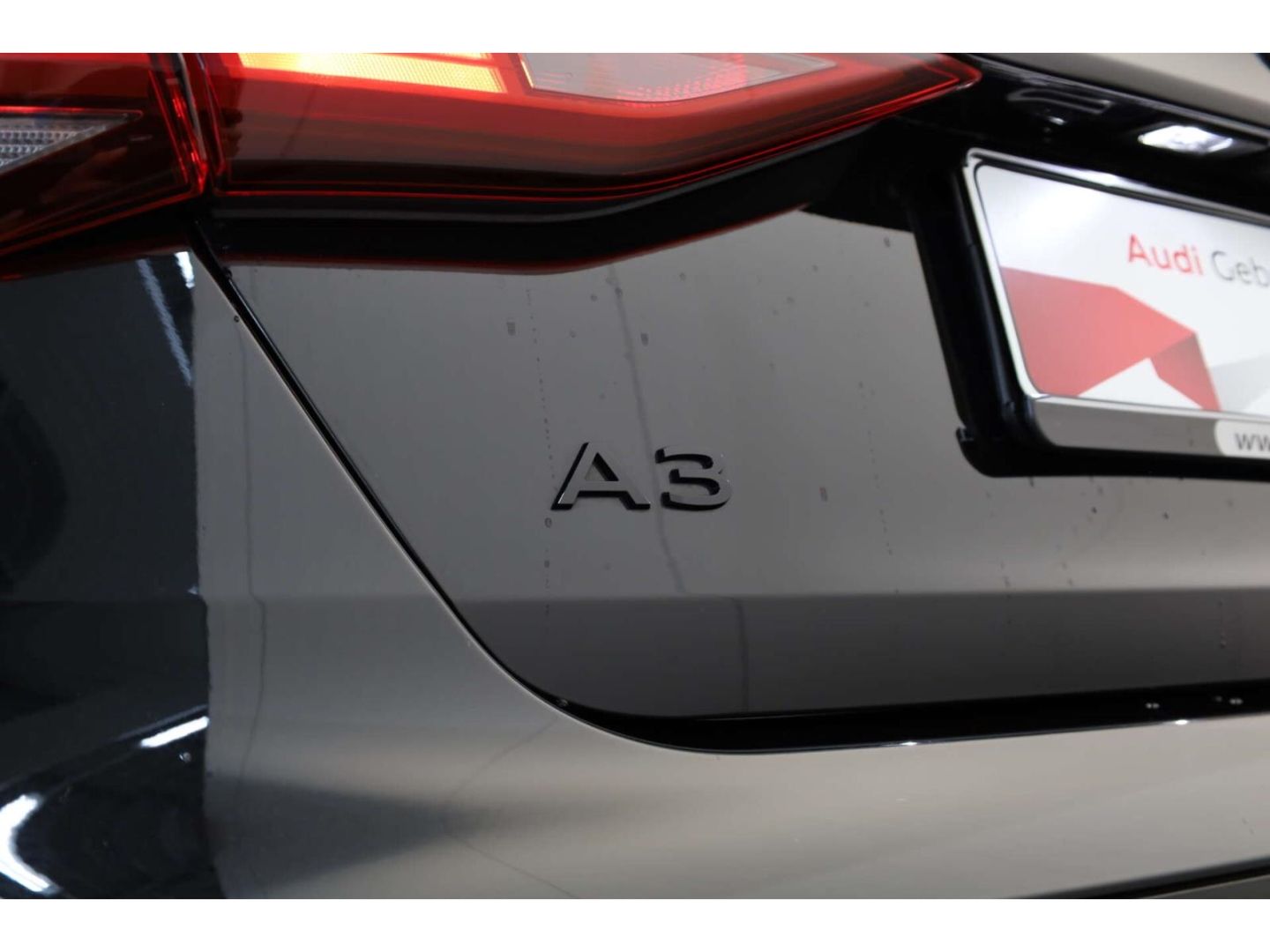 Audi A3 Limousine 30 TFSI advanced S-Tronic 18''/NAV