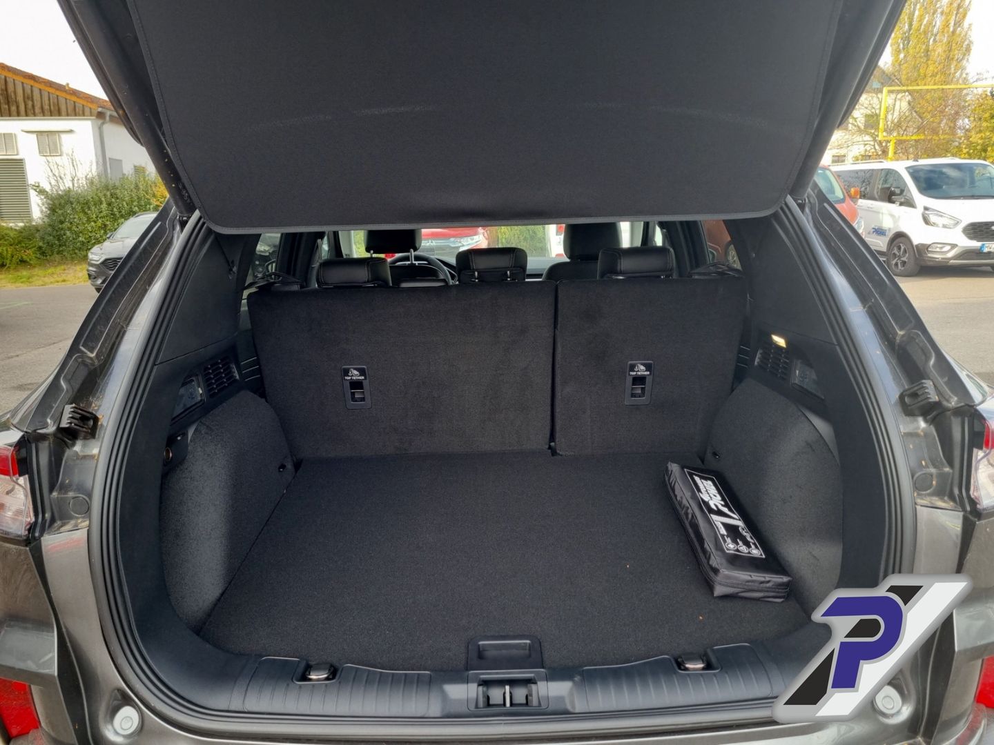 Ford Kuga Plug-In Hybrid Titanium X - Samsaru's Car Outlet