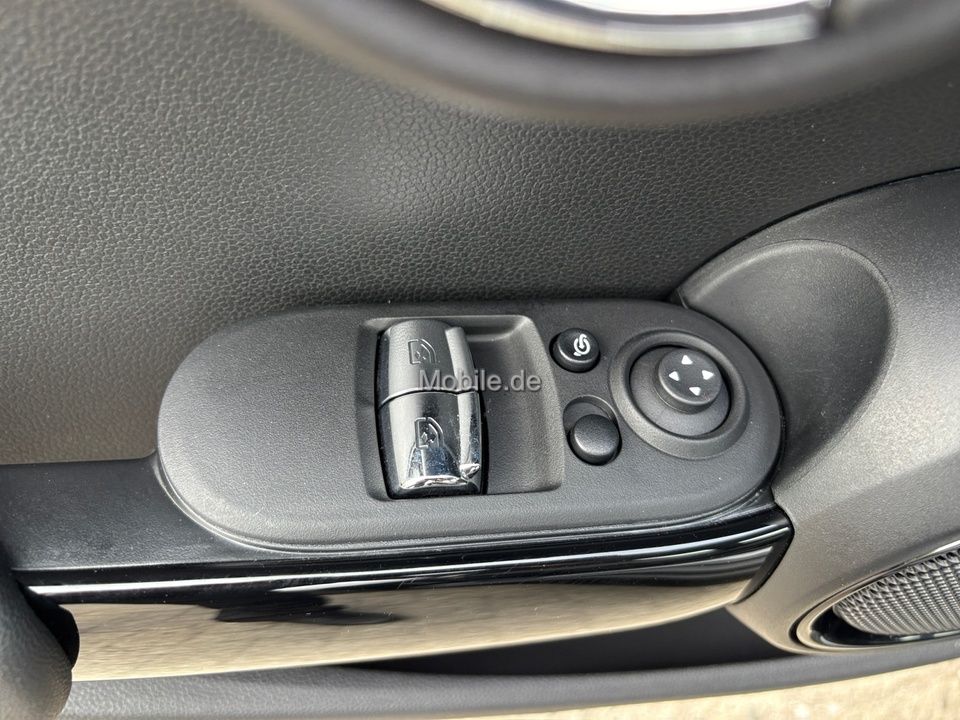 MINI Cooper Classic - Samsaru's Car Outlet