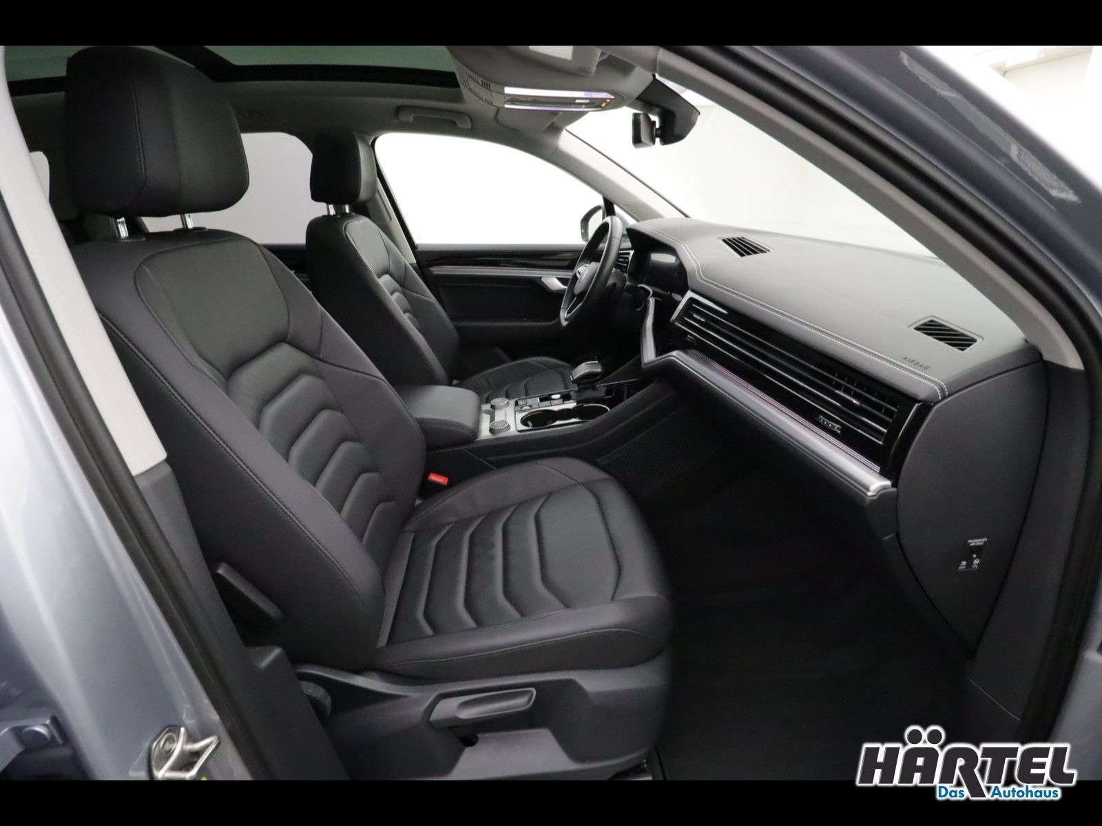 Volkswagen TOUAREG ELEGANCE EHYBRID 3.0 V6 TSI TIPTRONIC - Samsaru's Car Outlet