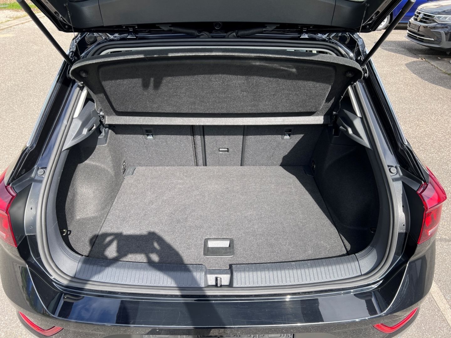 Volkswagen T-Roc 1.0TSI Style - Samsaru's Car Outlet