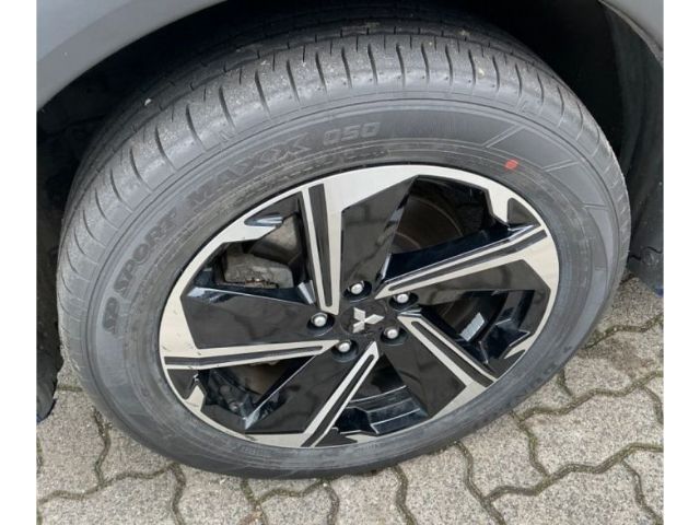 Mitsubishi Eclipse Cross Plus Select Black Hybrid 4WD 2.4 M