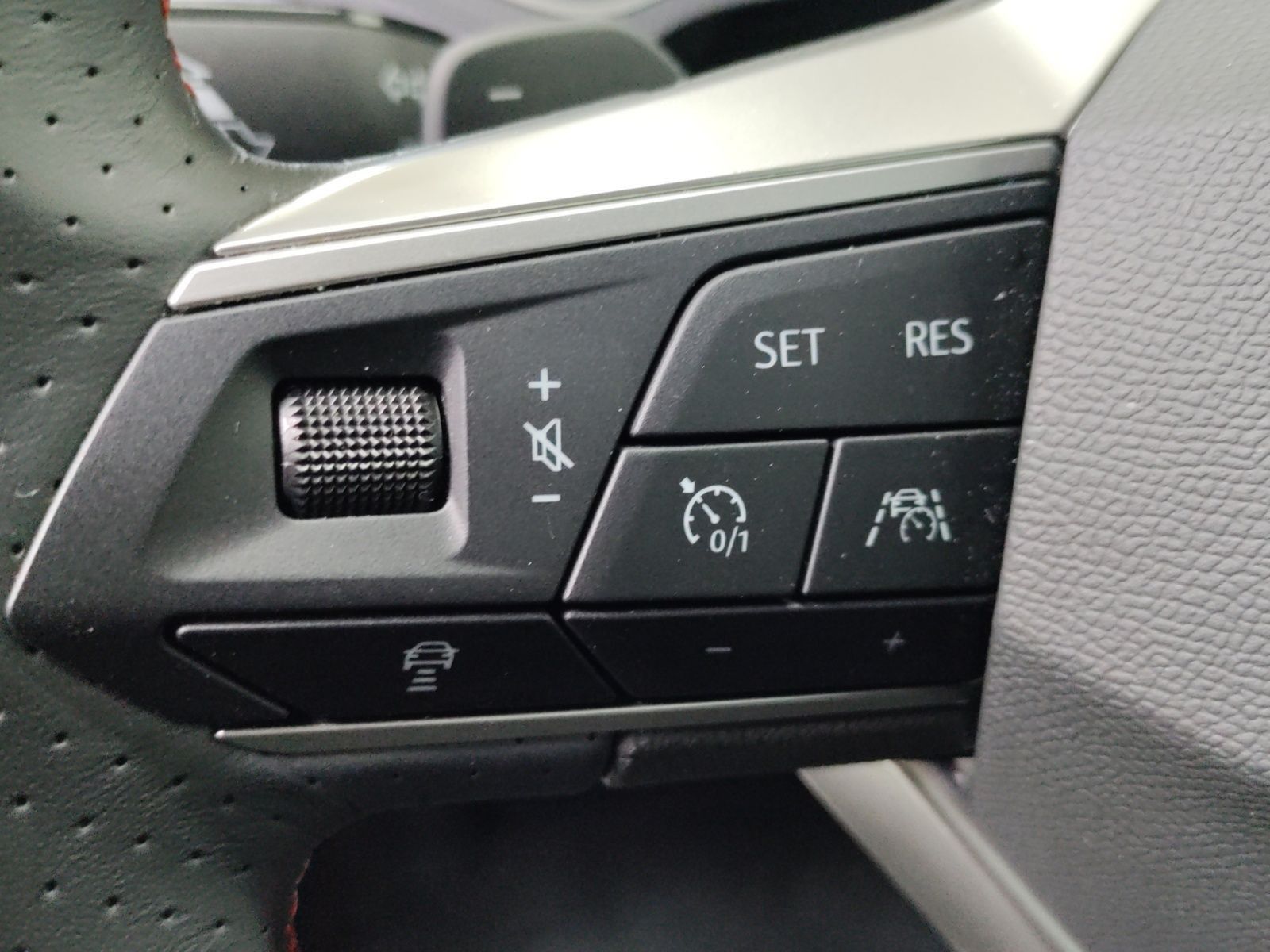 Seat Arona 1.5 TSI DSG FR NAVI AHK SITZHZ GJR