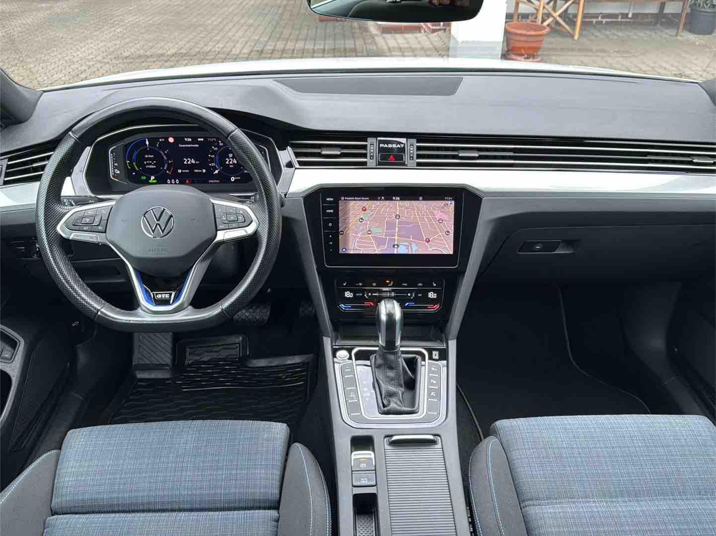 Volkswagen Passat Variant GTE - Samsaru's Car Outlet