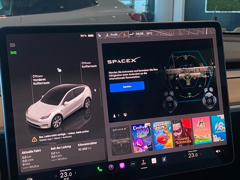 Tesla Model Y AWD Long Range Dual Motor Panorama LED