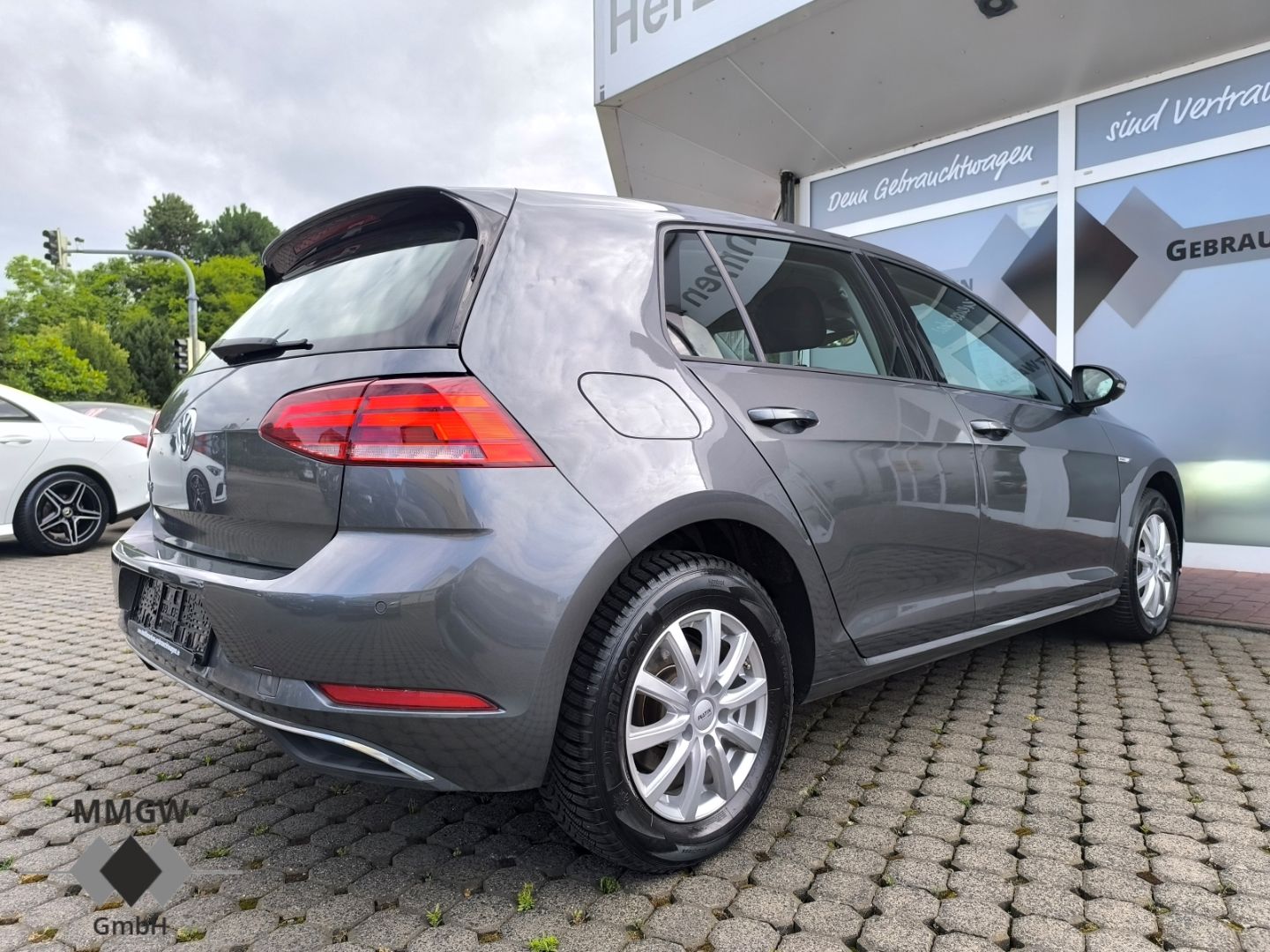Volkswagen Golf VII e-e- - Samsaru's Car Outlet