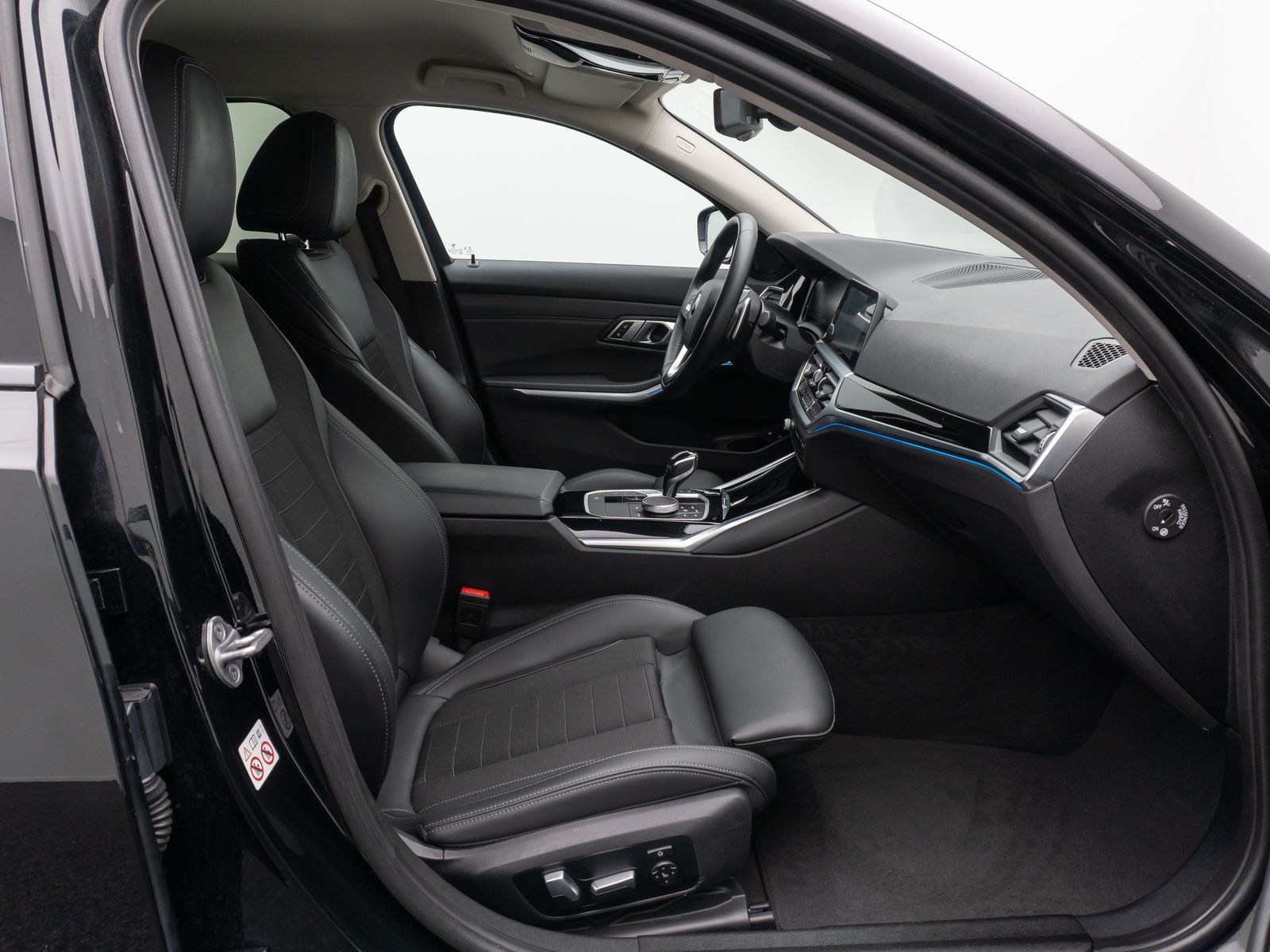 BMW 330e Sport Line - Samsaru's Car Outlet