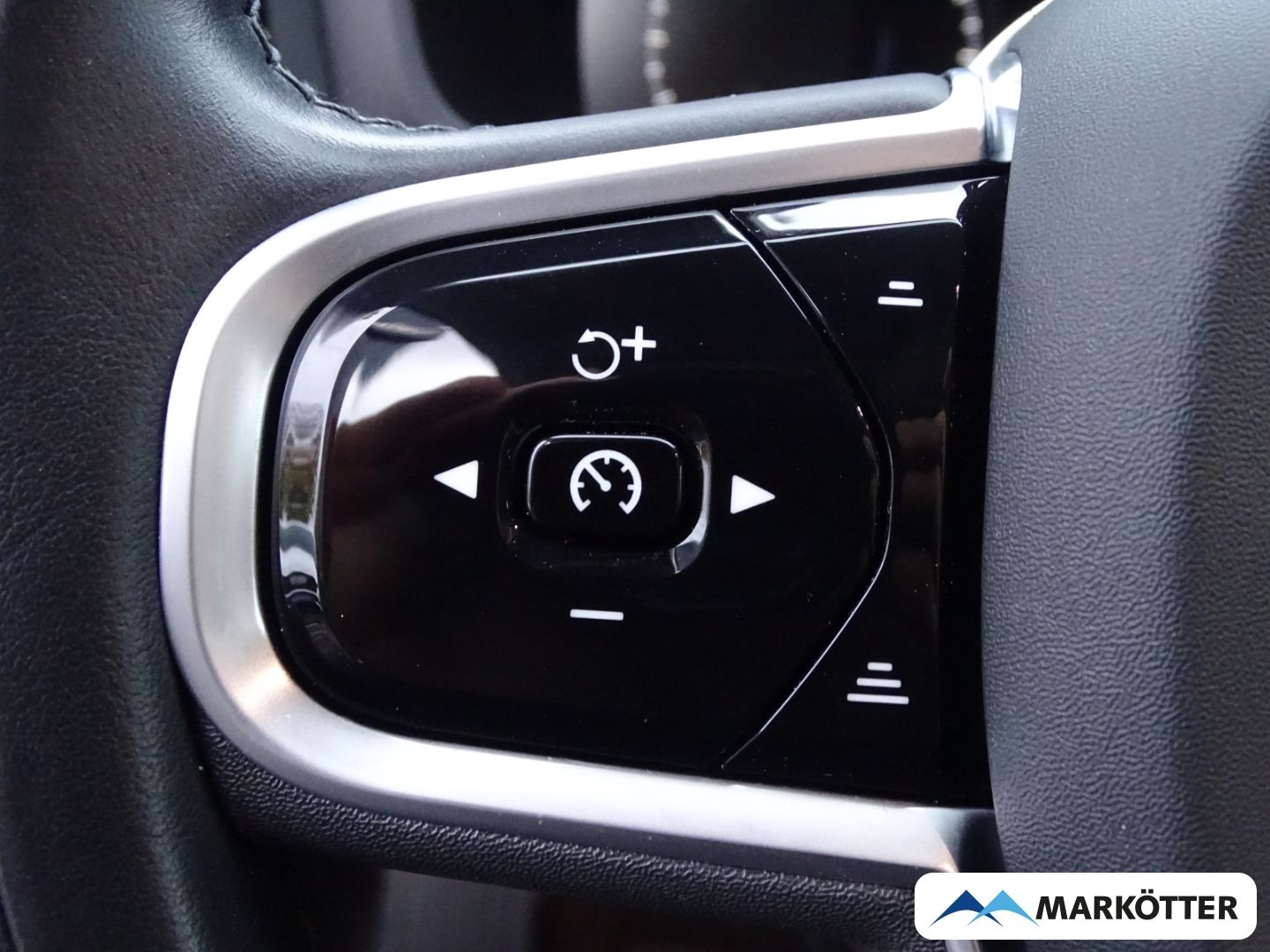 Volvo V60 T8 Plus Bright Recharge AWD/AHK/360°CAM/