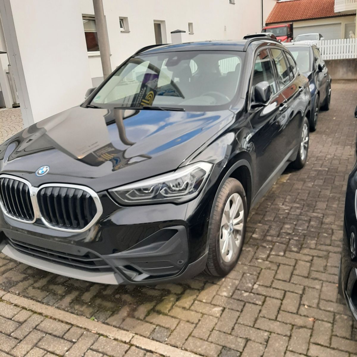 BMW X1 xDrive 25e - Samsaru's Car Outlet