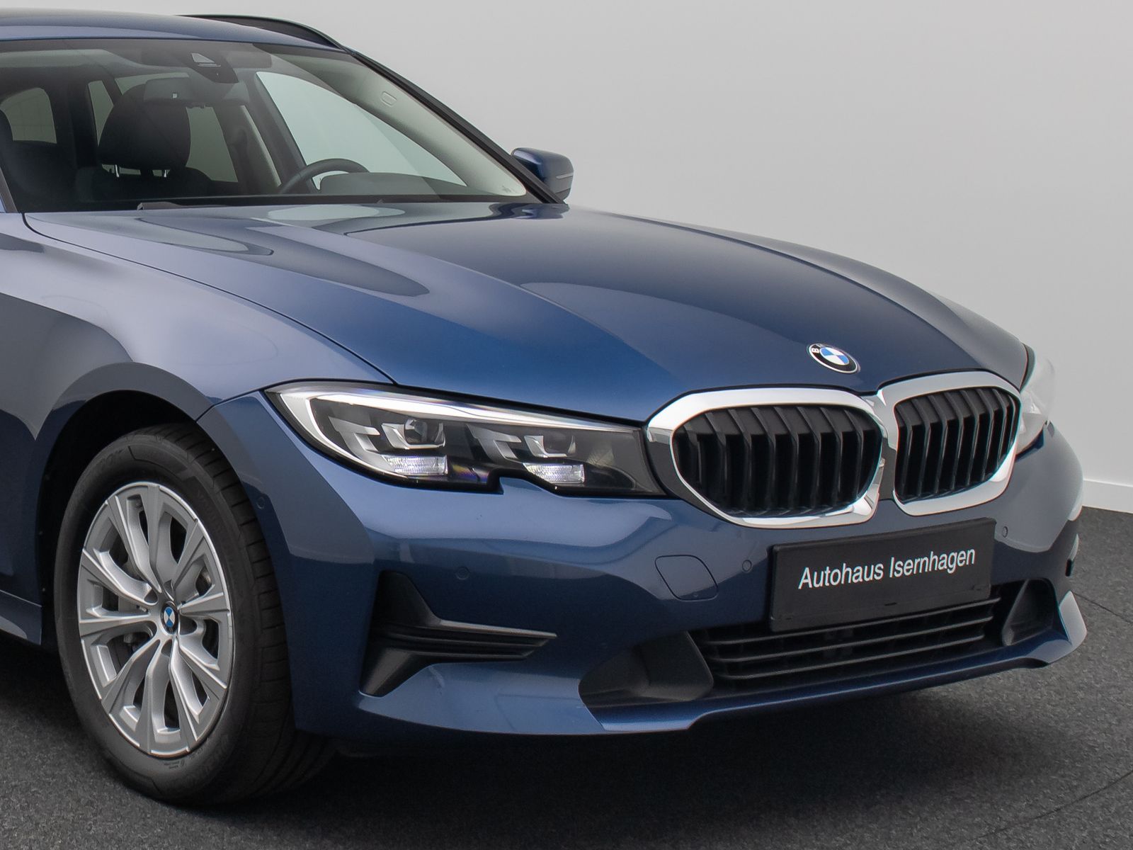BMW 330i xD - Samsaru's Car Outlet