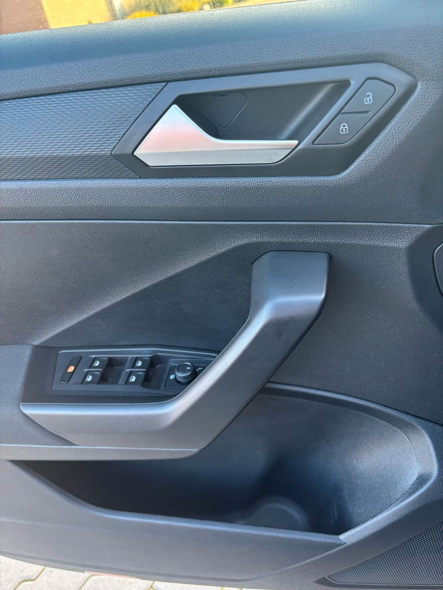 Volkswagen T-Roc - Samsaru's Car Outlet