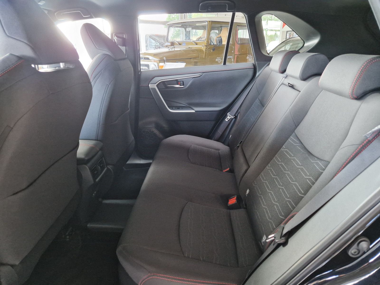 Toyota RAV 4 PLUG-IN Hybrid 4x4 Teampl.*HUD*el. Heck*