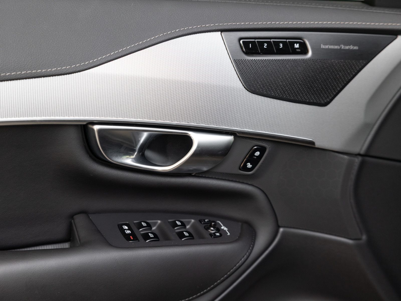 Volvo XC90 Ultimate T8 Bright Recharge Plug-In Hybrid