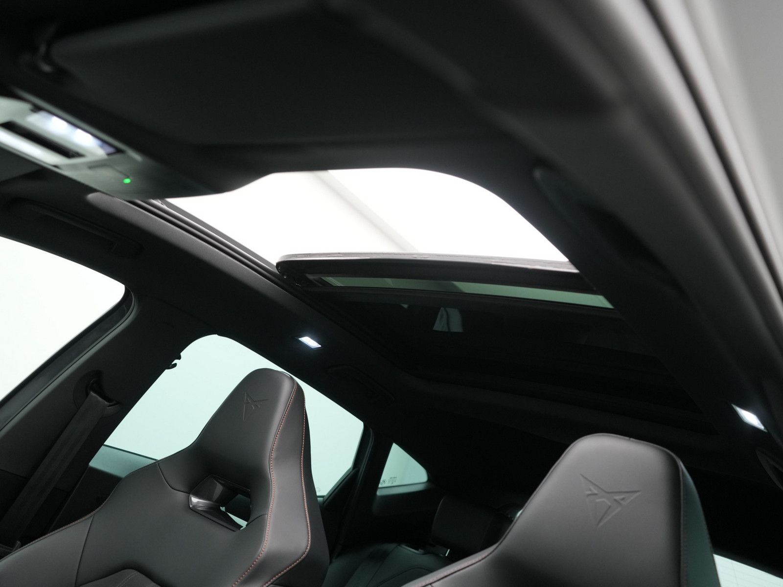 Cupra Formentor VZ VIRT KAM DCC CARPLAY LED SHZ PDC