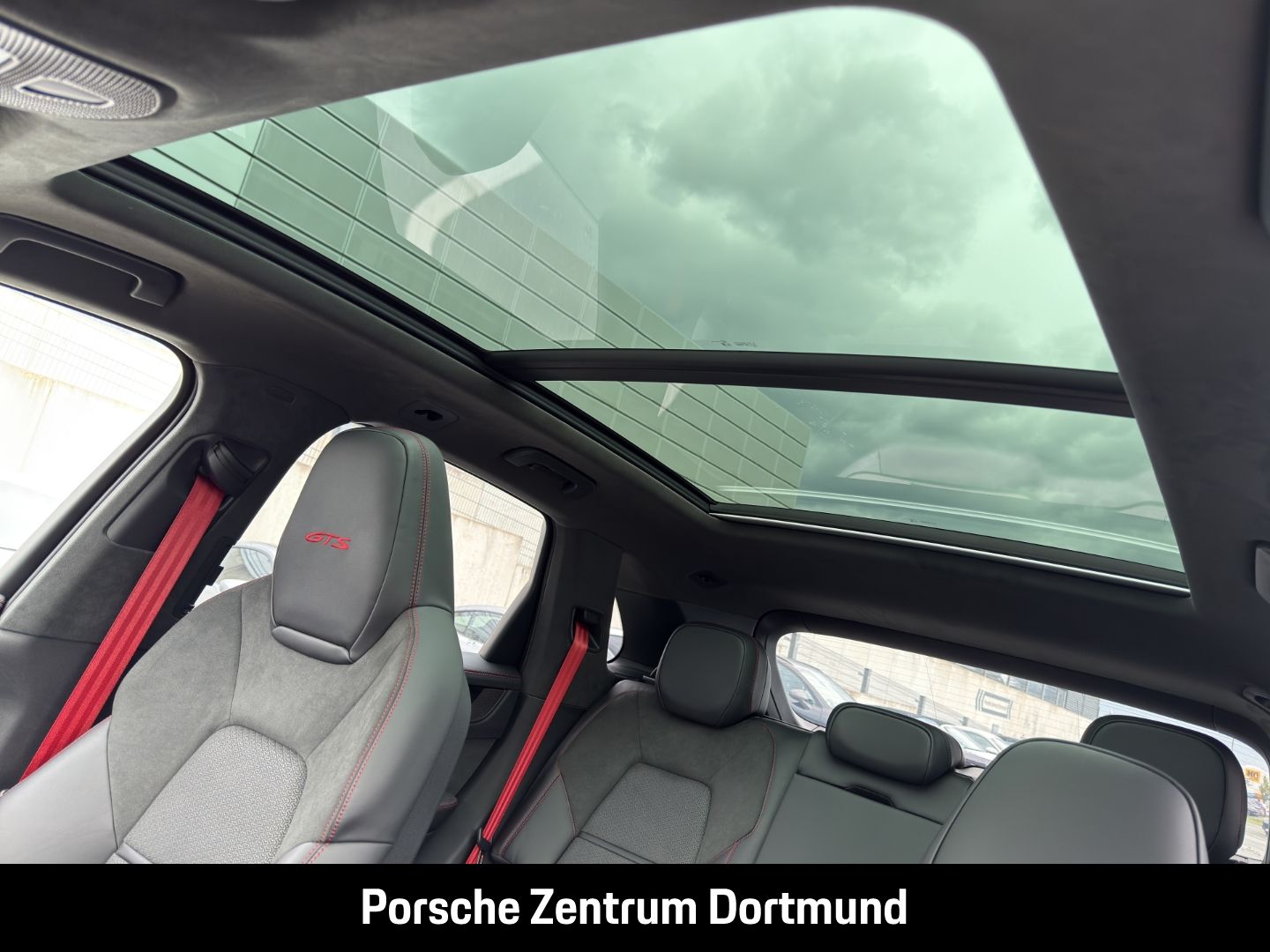 Porsche Cayenne GTS Hinterachslenkung Head-Up Display
