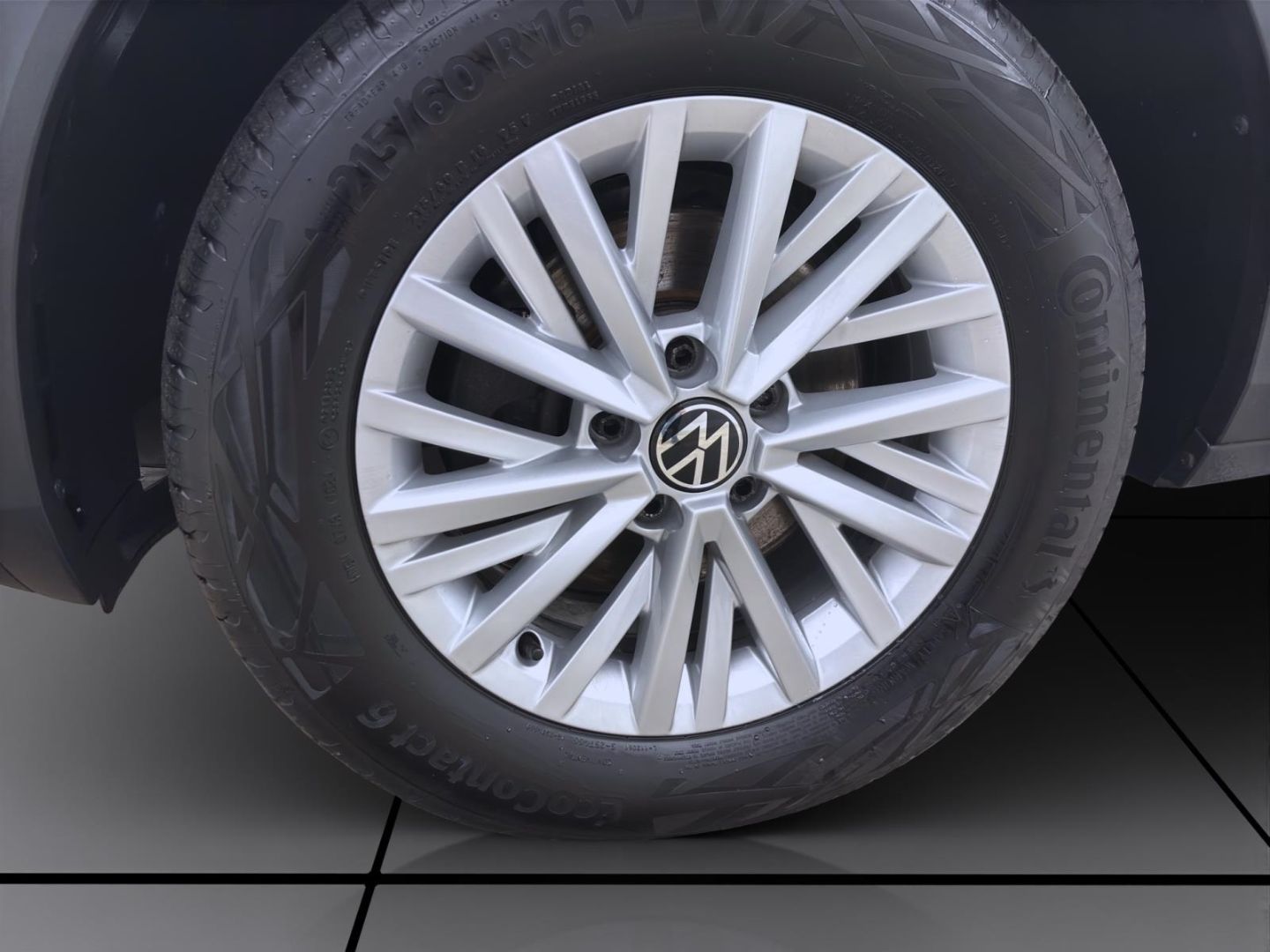 Volkswagen T-Roc 1.5 TSI DSG LIFE - Samsaru's Car Outlet