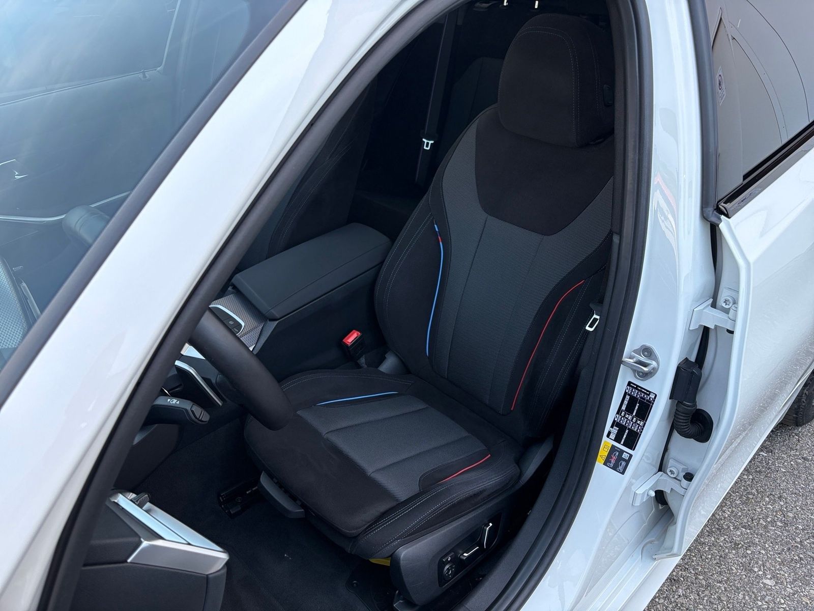 BMW 330e xDrive Touring M Sport Pano H/K DA Prof AHK