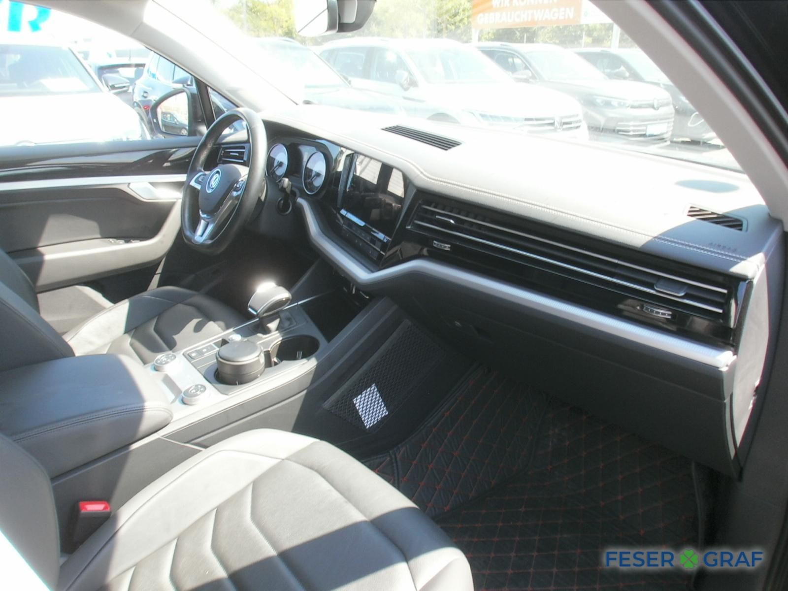 Volkswagen Touareg 3.0 TDI 4x4 R - Samsaru's Car Outlet