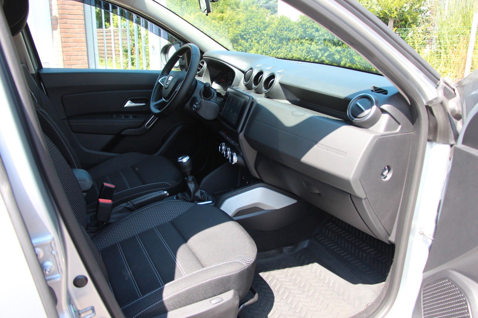 Dacia Duster TCe 150 4WD Prestige - Samsaru's Car Outlet