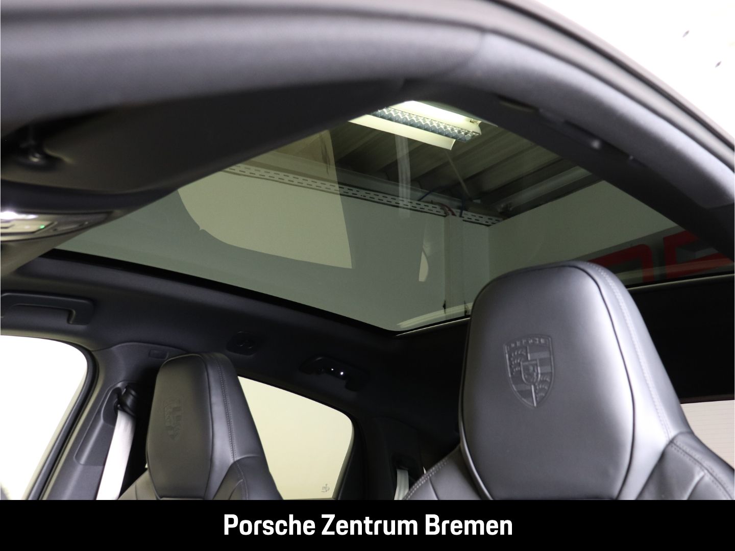 Porsche Cayenne E-Hybrid Coupe Sport Design HD-Matrix-LE