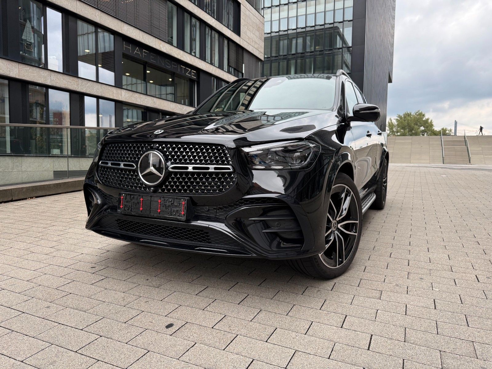 Mercedes-Benz GLE450d AMG SoftClose Pano Massage 360° HUD 22''