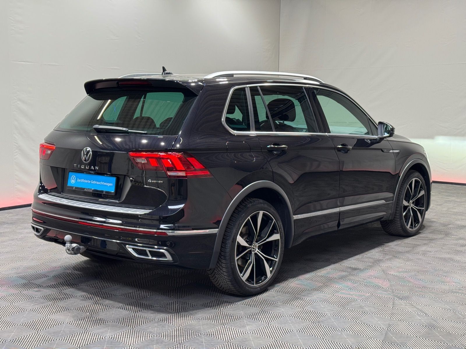 Volkswagen Tiguan R-Line 2.0 TDI DSG 4M - Samsaru's Car Outlet
