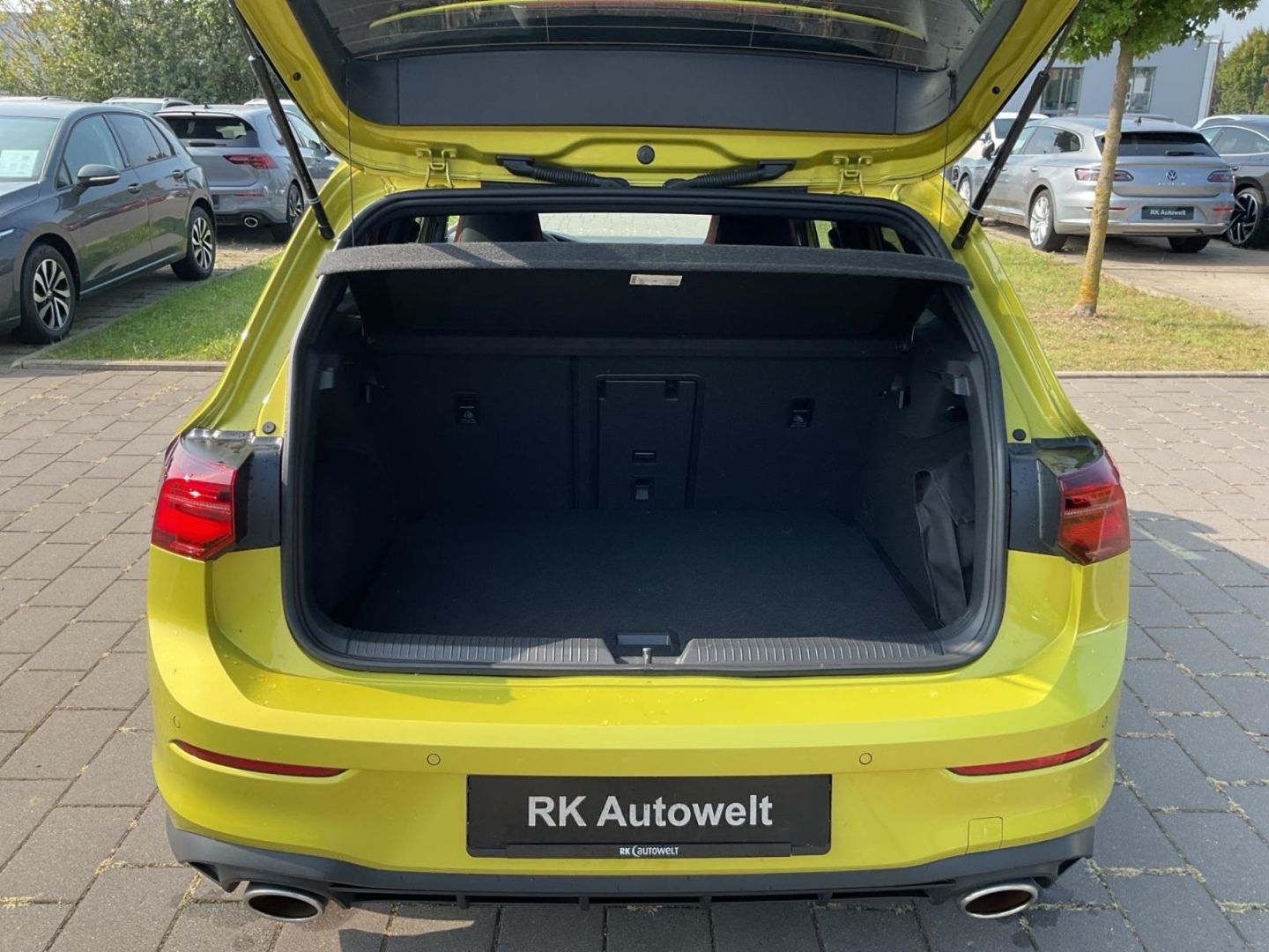 Volkswagen Golf 8 VIII Clubsport 2.0 TSI - Samsaru's Car Outlet